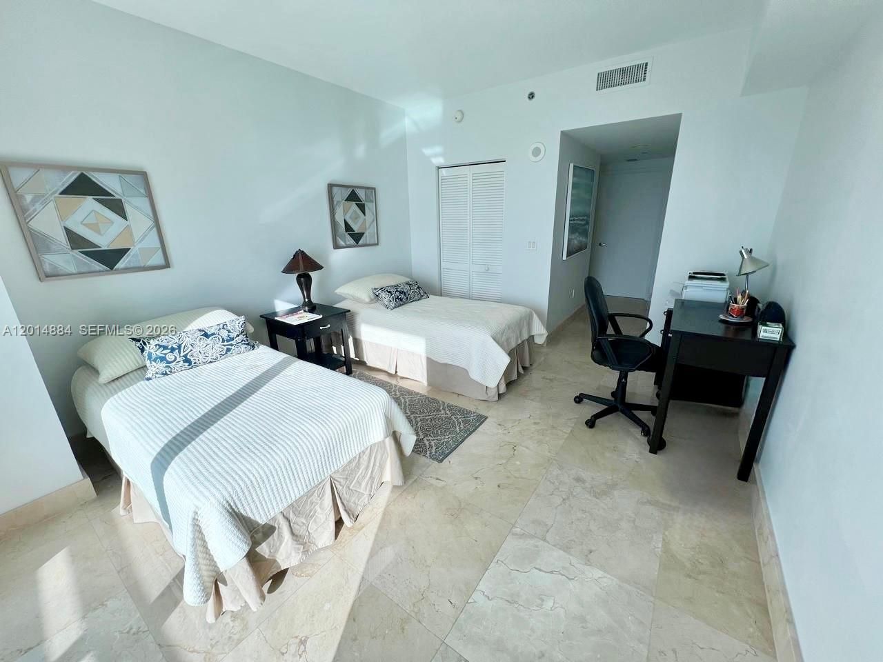 950 Brickell Bay Dr, Unit 2711, Miami, FL 33131 Photo