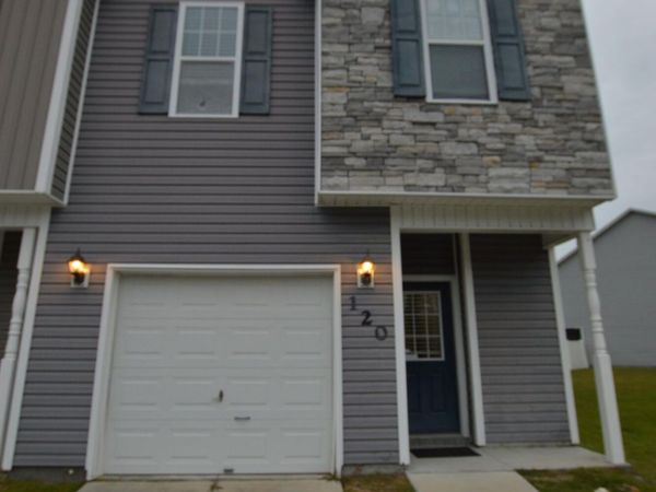 120 Waterstone Lane , Jacksonville, NC 28546