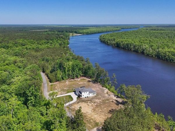 206 Riversedge Drive , Winton, NC 27986