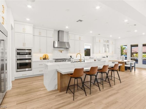 194 Harris Peak Street , Las Vegas, NV 89138