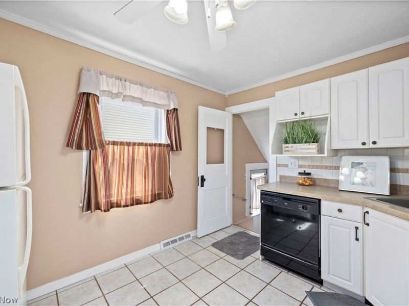 3810 Russell Avenue, Parma, OH 44134 Photo 4