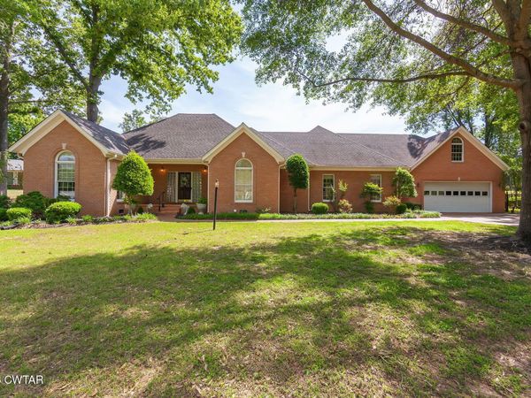 632 North Avenue , Henderson, TN 38340