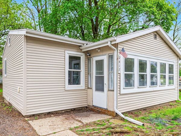 2417 Crest Avenue, Jackson, MI 49203