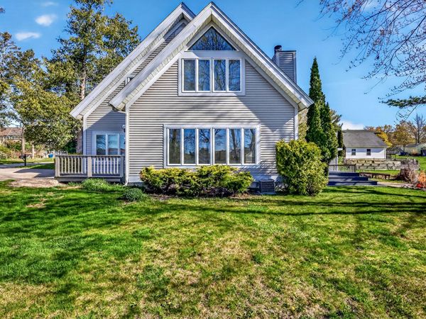 558 S Wythe Street, Pentwater, MI 49449