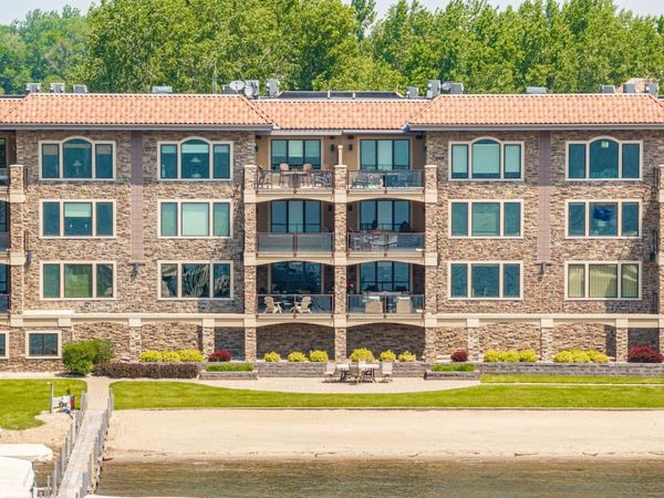 15109 215th Avenue , Unit 2, Spirit Lake, IA 51360