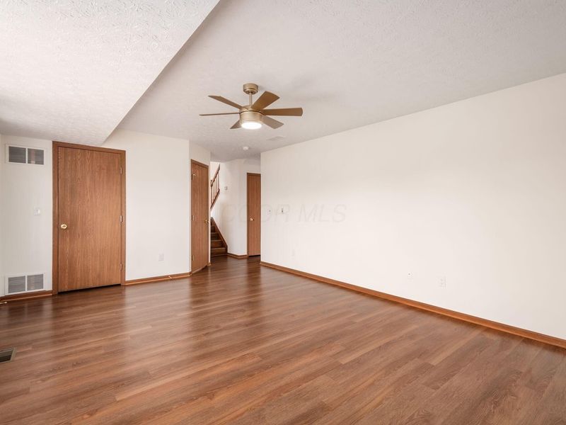 1492 Pine Wild Drive, Columbus, OH 43223 Photo 8