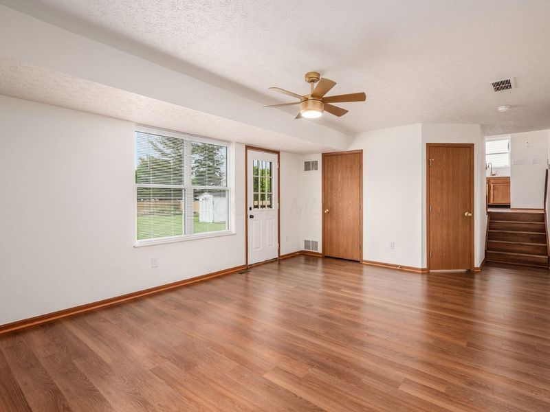 1492 Pine Wild Drive, Columbus, OH 43223 Photo 9