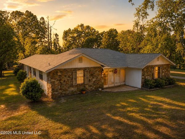 415 Woodland Road, Batesville, MS 38606
