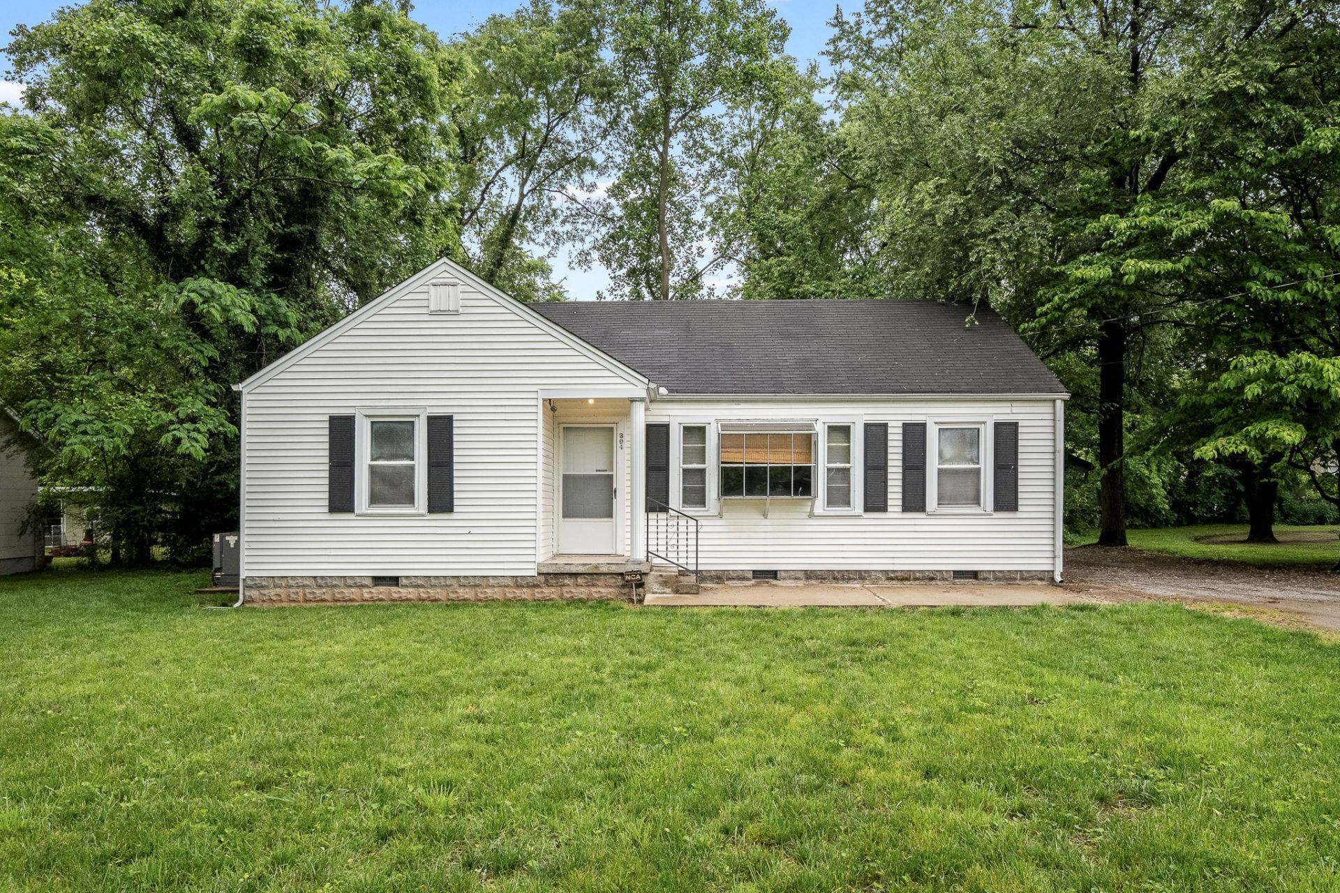 304 4th Ave, Murfreesboro, TN 37130 Main Photo