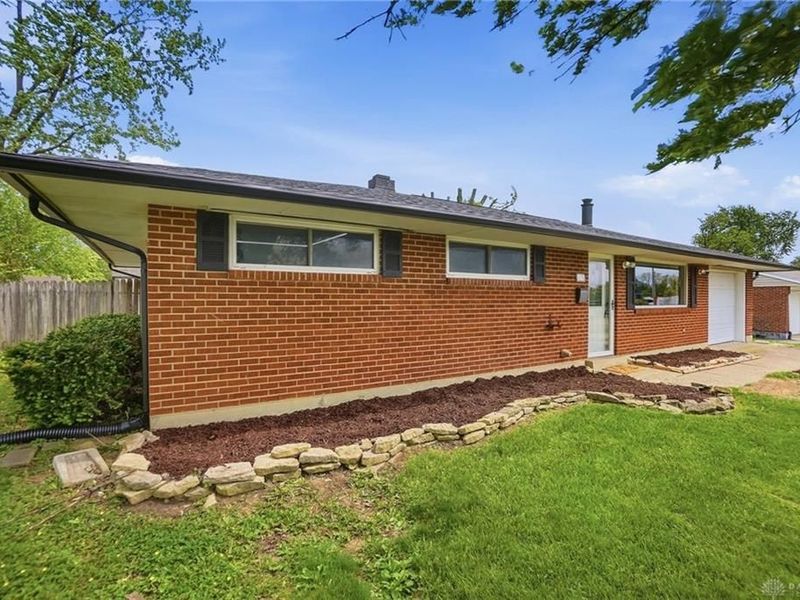6136 Old Troy Pike, Huber Heights, OH 45424 Photo 3