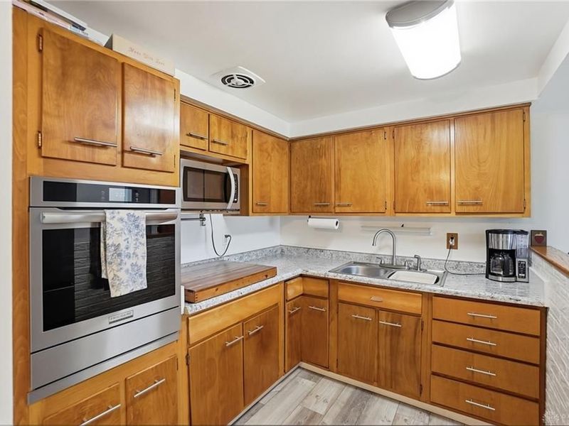 6136 Old Troy Pike, Huber Heights, OH 45424 Photo 9