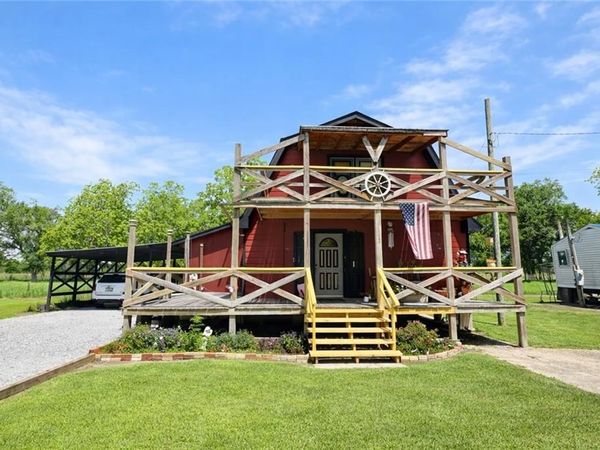 192 PELAS HYMAN Lane, Buras, LA 70041