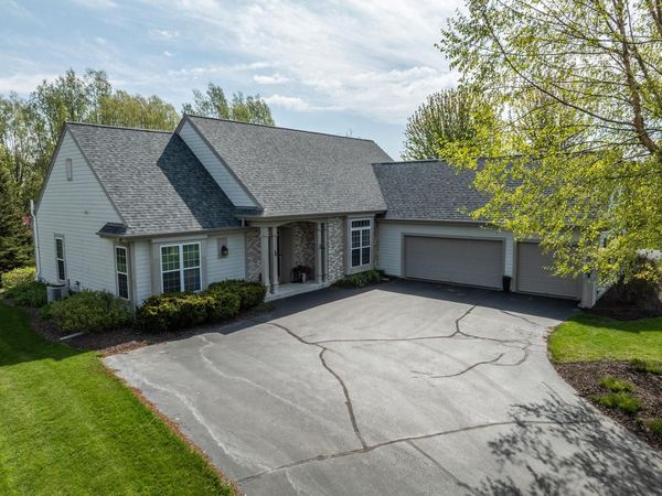 W351N5700 Westshore ROAD, Oconomowoc, WI 53066