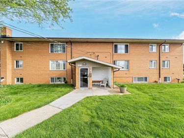 22011 River Oaks Drive, Unit A3, Rocky River, OH 44116