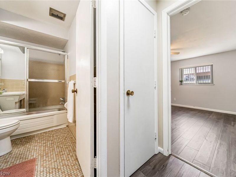 22011 River Oaks Drive, Unit A3, Rocky River, OH 44116 Photo 14