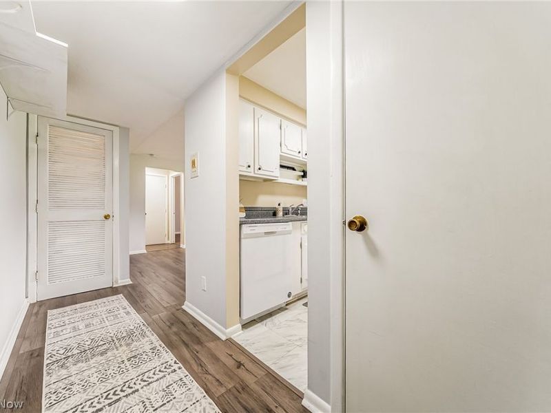 22011 River Oaks Drive, Unit A3, Rocky River, OH 44116 Photo 2
