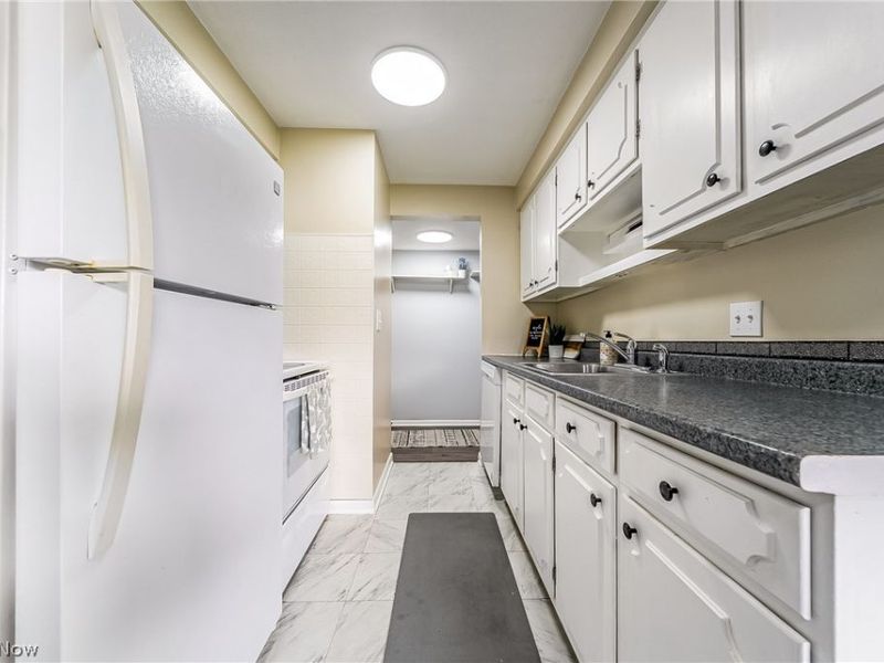 22011 River Oaks Drive, Unit A3, Rocky River, OH 44116 Photo 7