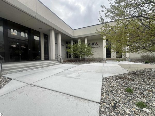 1601 Marquette Avenue, Bay City, MI 48706