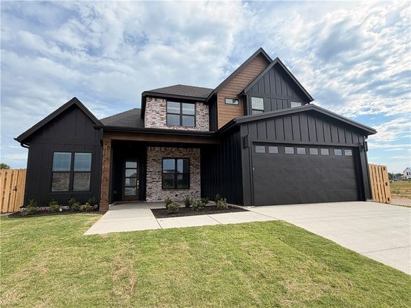 4113 W Pepper Drive , Rogers, AR 72758