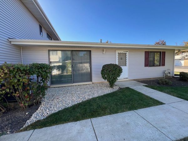 102 Tonset Court , Unit 102, Schaumburg, IL 60193