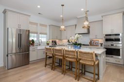 2016 Ironstone Alley photo 4