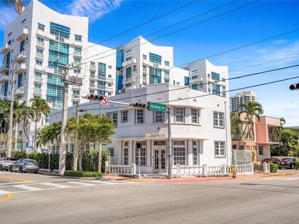 7643 Harding Ave , Miami Beach, FL 33141