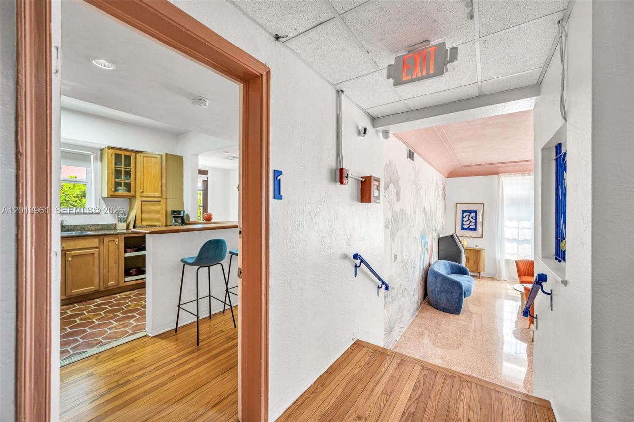 7643 Harding Ave , Miami Beach, FL 33141 Photo