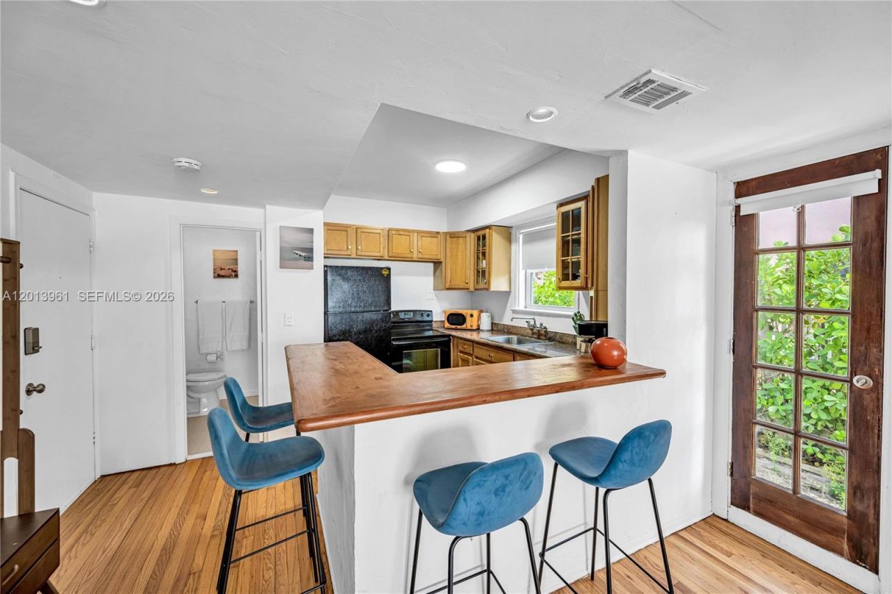 7643 Harding Ave , Miami Beach, FL 33141 Photo