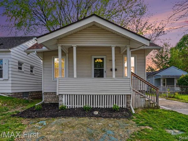 14842 Collinson Avenue, Eastpointe, MI 48021