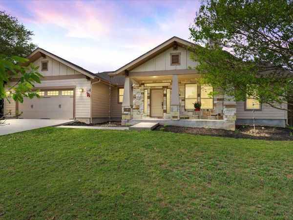 1058 Daviot DR, Spicewood, TX 78669