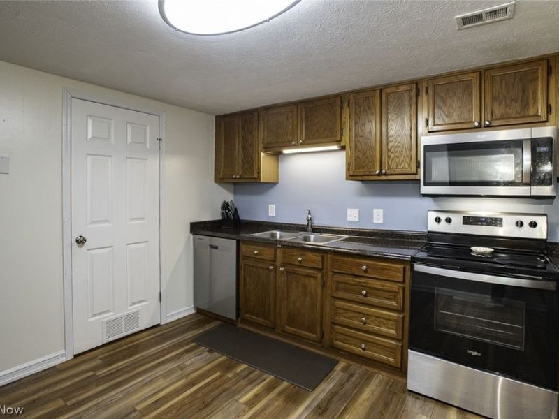 600 Tollis Parkway, Unit 209, Broadview Heights, OH 44147 Photo 10