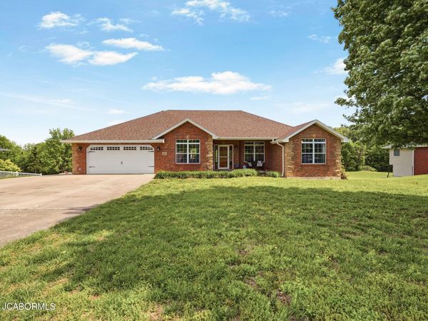 3821 VIOLA, Jefferson City, MO 65101