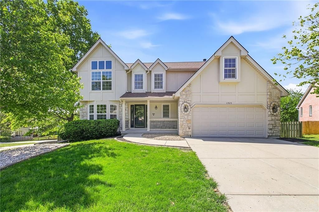 1925 Meadowlane Street, Kearney, MO 64060 Main Photo