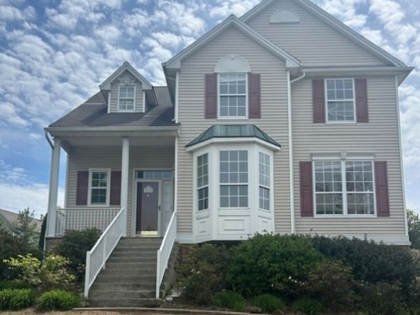 240 Winding Hill Dr, Mount Olive, NJ 07840
