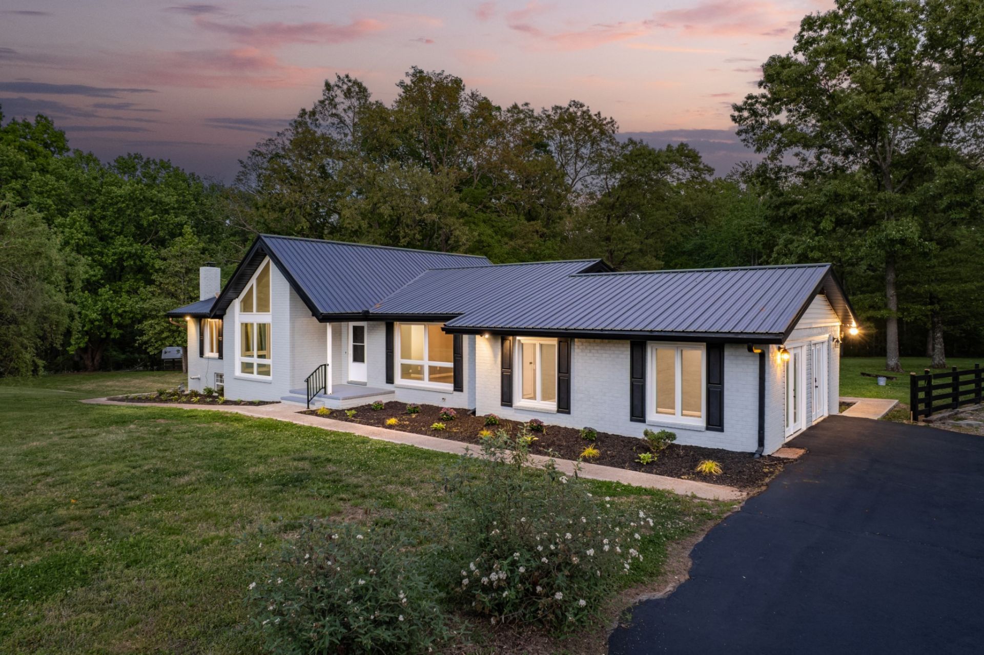 26 Oakwood Ave, Summertown, TN 38483 Main Photo