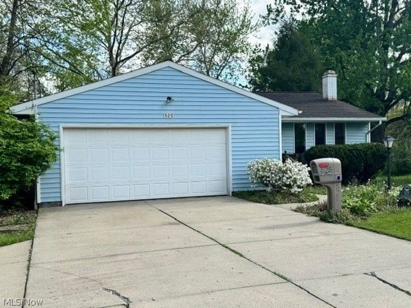 525 Champion Avenue W, Warren, OH 44483 Photo 1