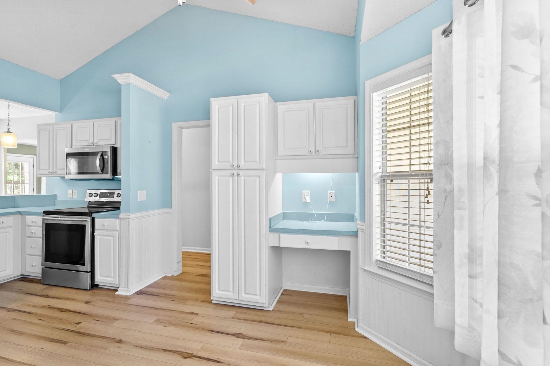 205 Prestwick Rd. Photo 11