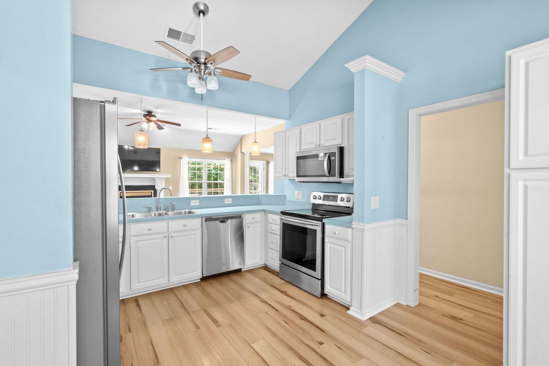 205 Prestwick Rd. Photo 12