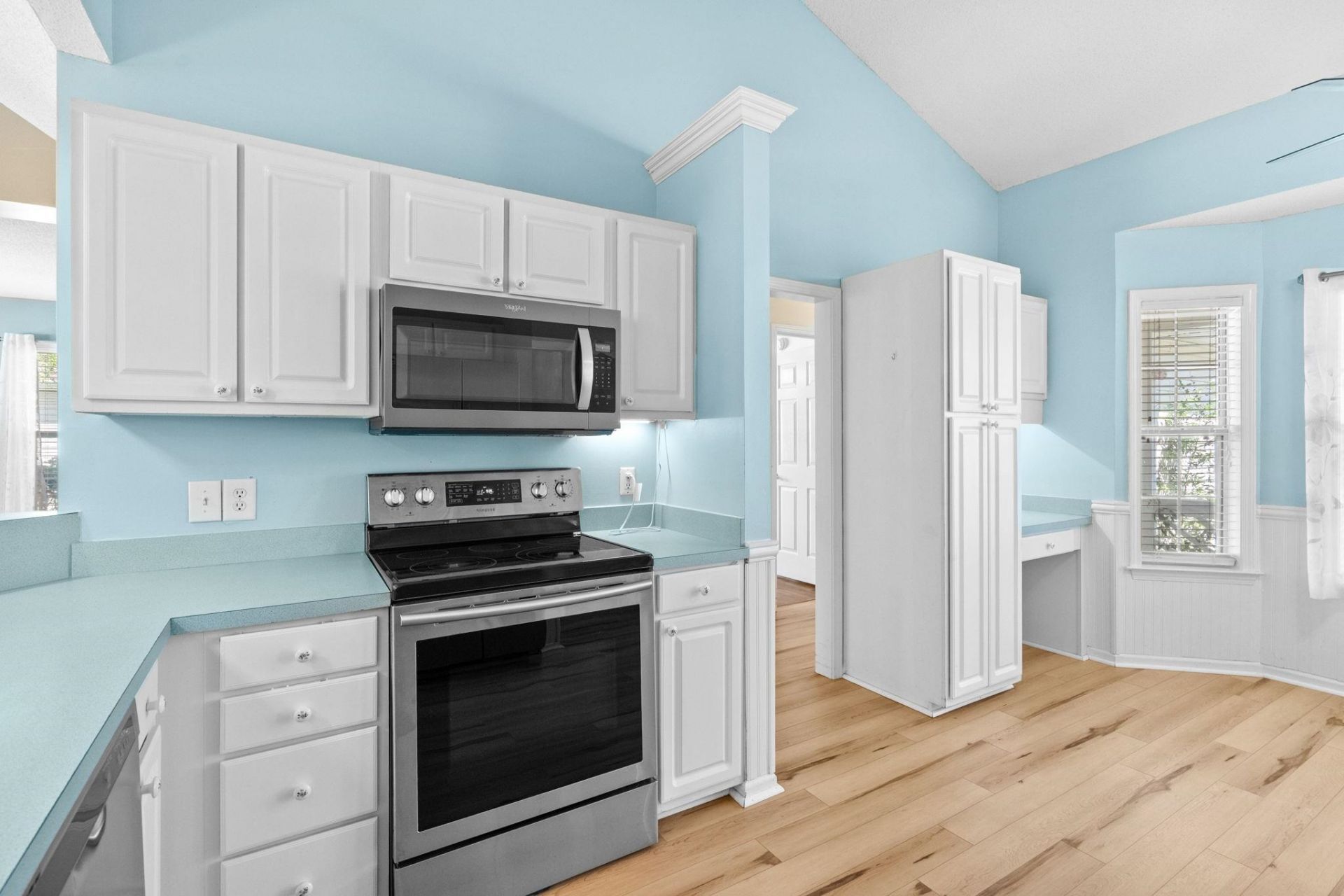 205 Prestwick Rd. Photo 14