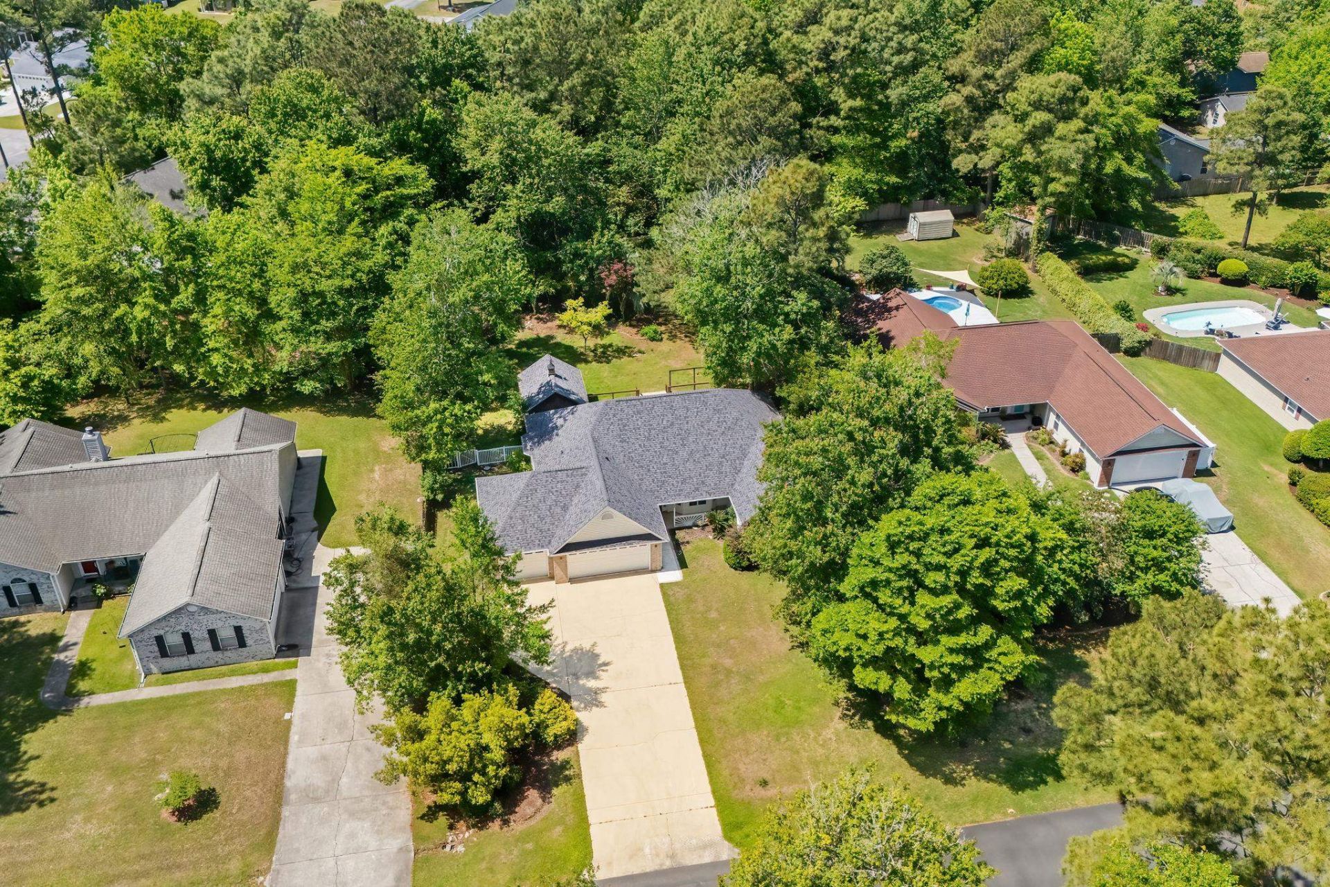 205 Prestwick Rd. Photo 2