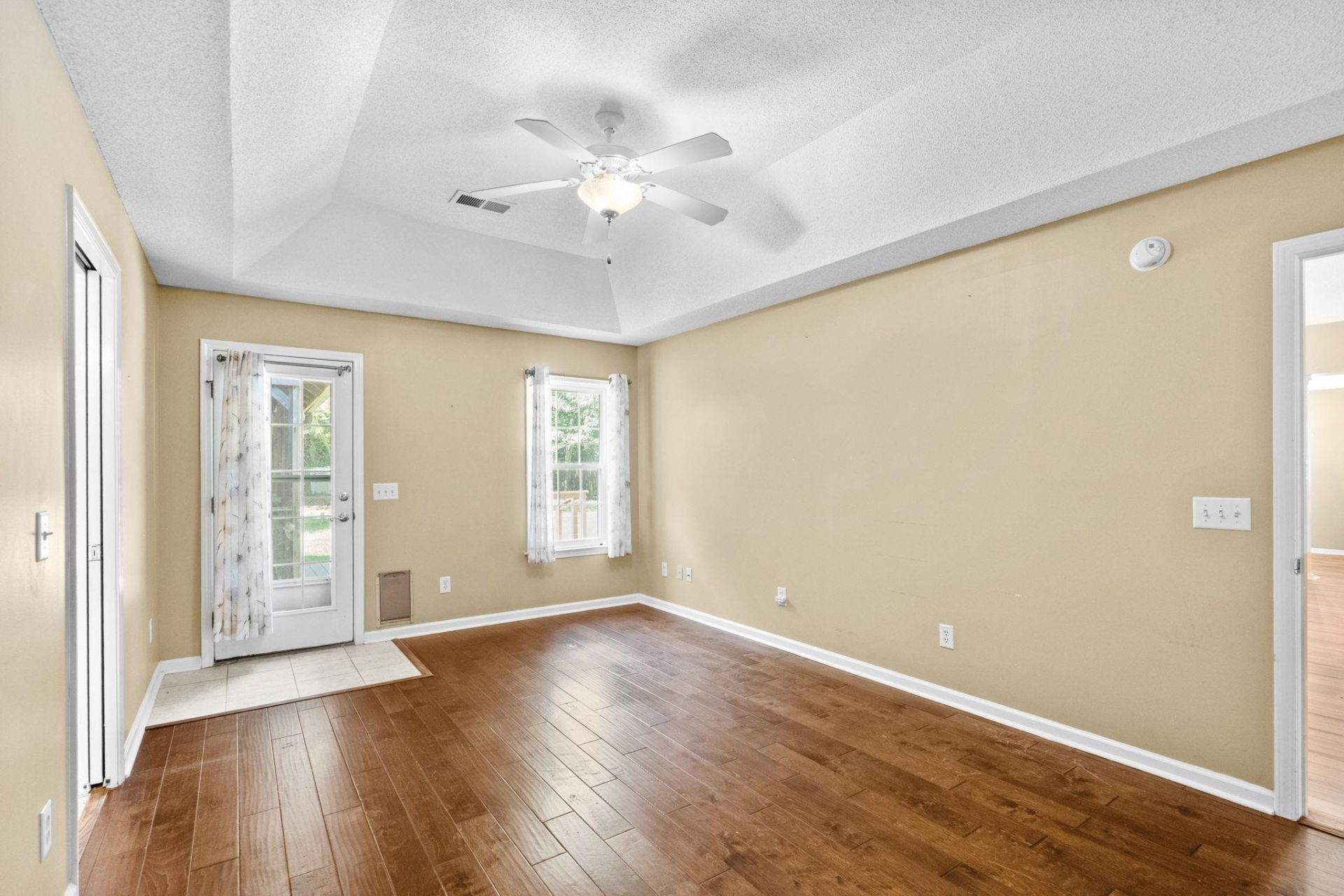 205 Prestwick Rd. Photo 31