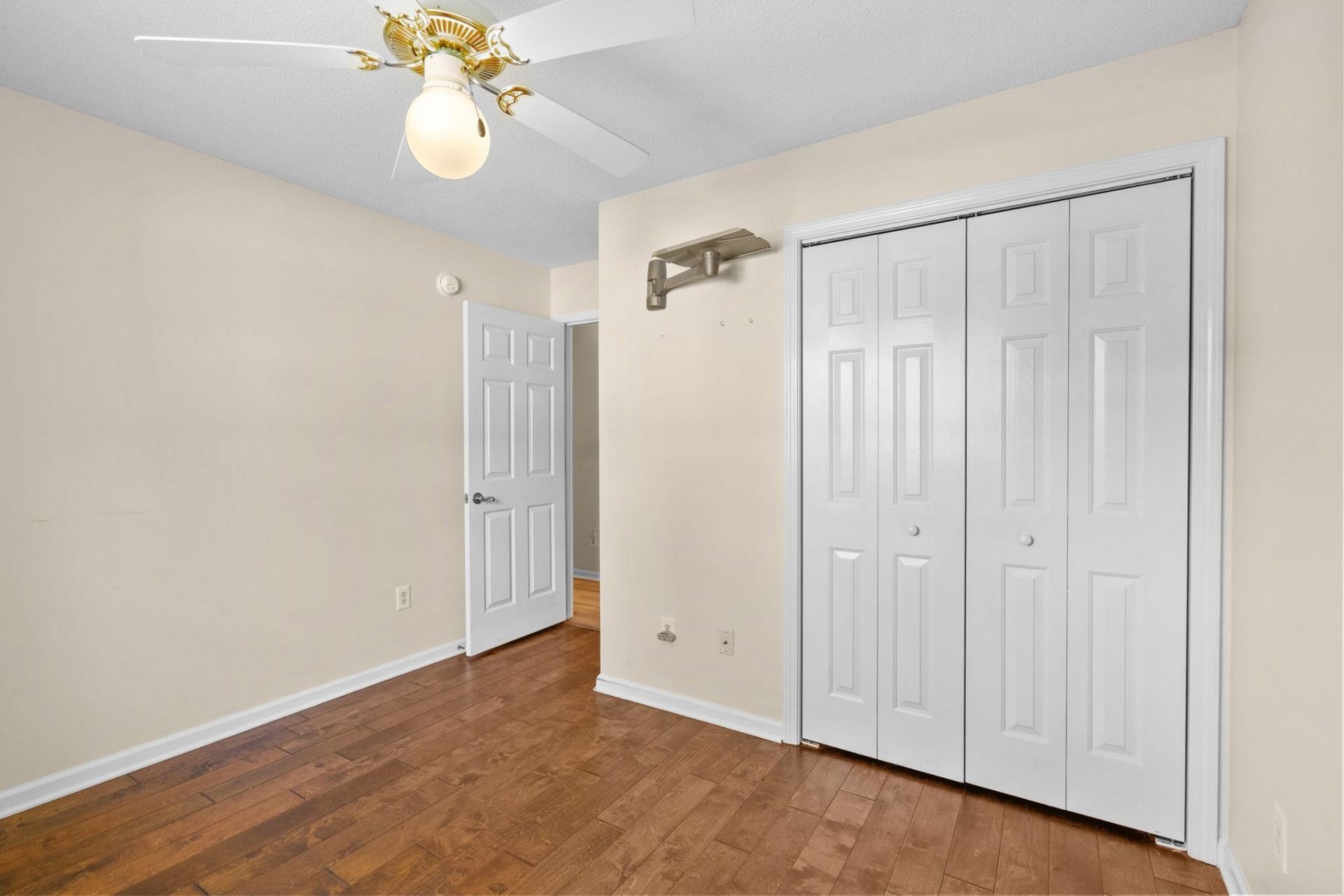 205 Prestwick Rd. Photo 38