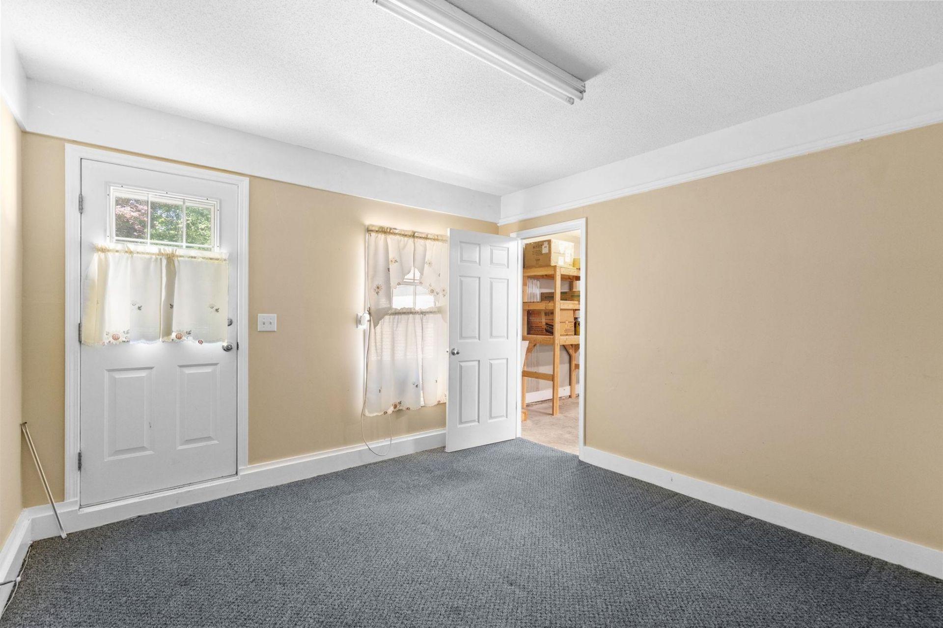205 Prestwick Rd. Photo 42