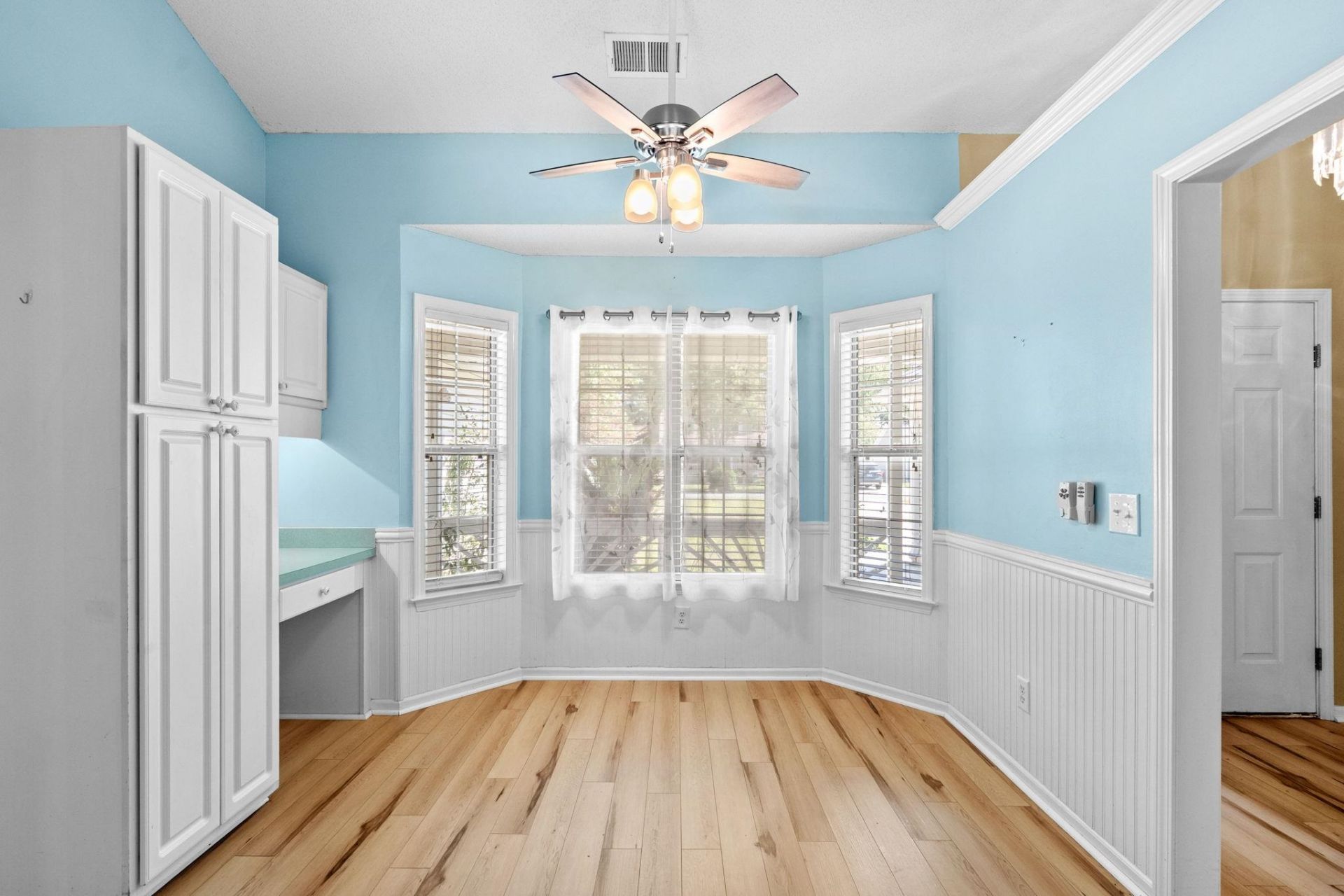 205 Prestwick Rd. Photo 9
