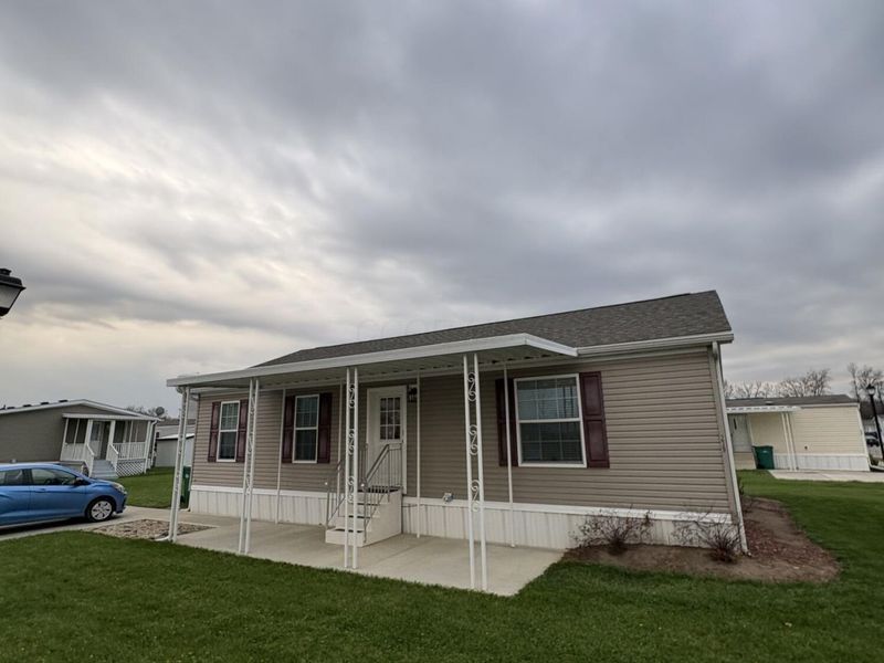 239 Rosie Avenue SW, Pataskala, OH 43062 Photo 1