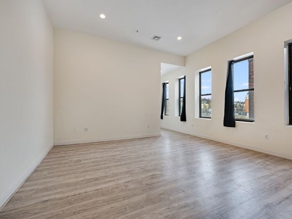 7 Central Square, Unit 306, Lynn, MA 01901