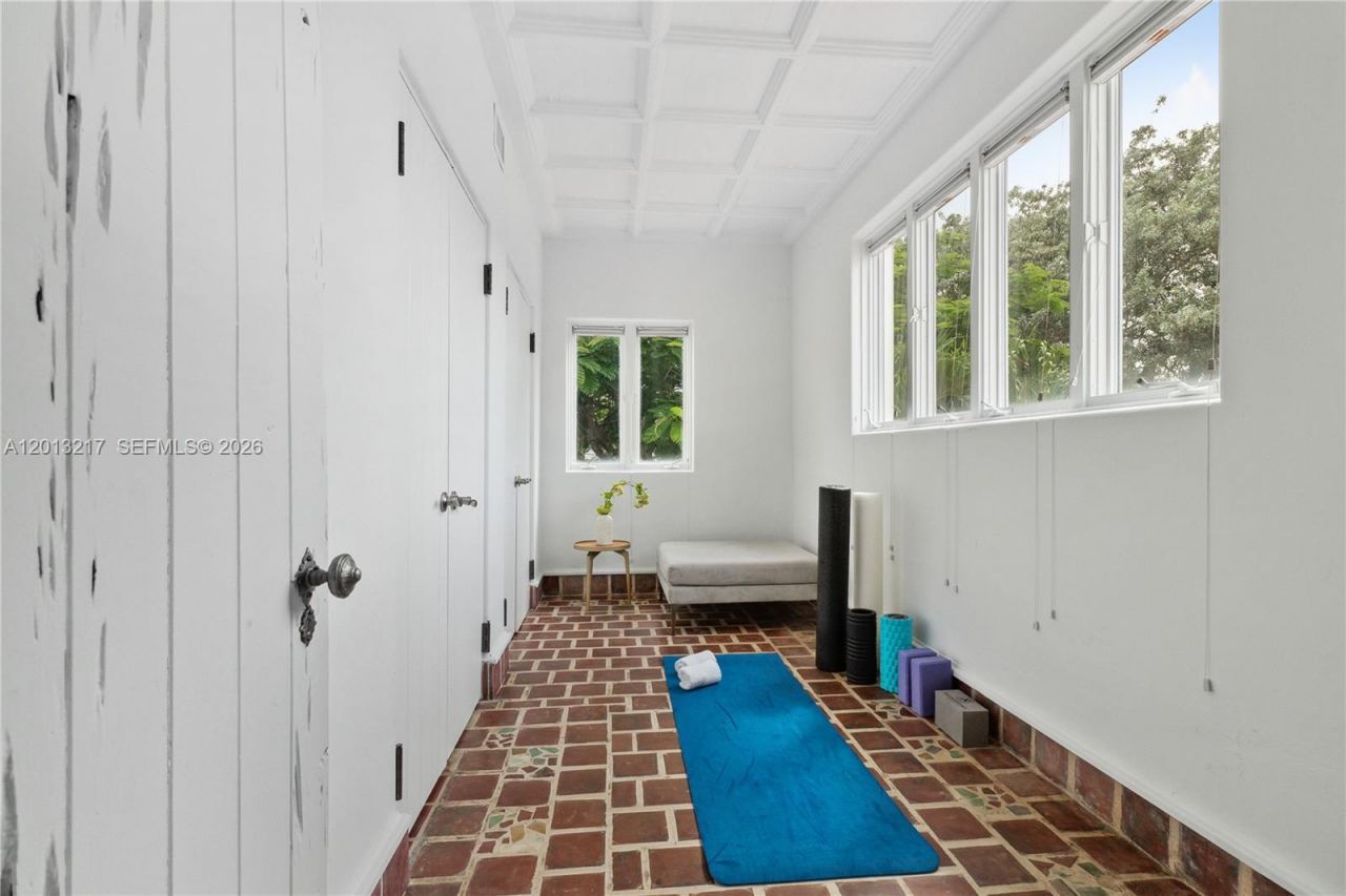 319 Mendoza Ave , Miami, FL 33134 Photo