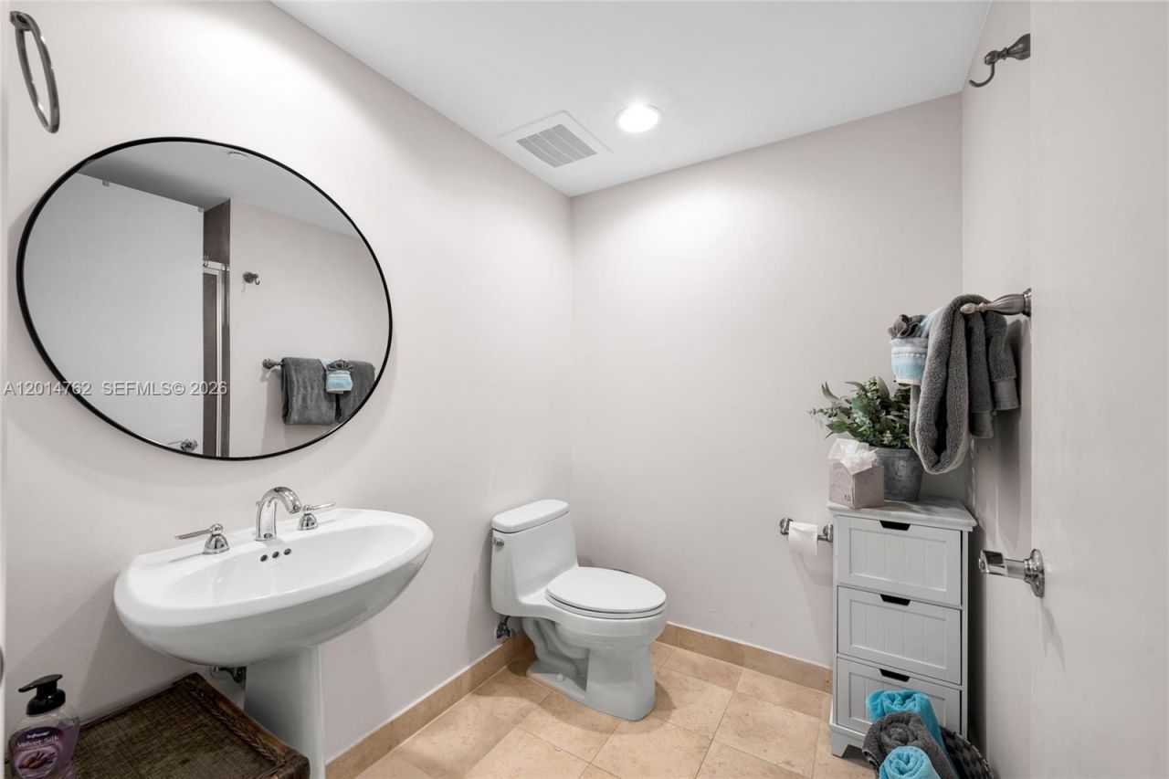1830 S Ocean Dr, Unit 4504, Hallandale Beach, FL 33009 Photo