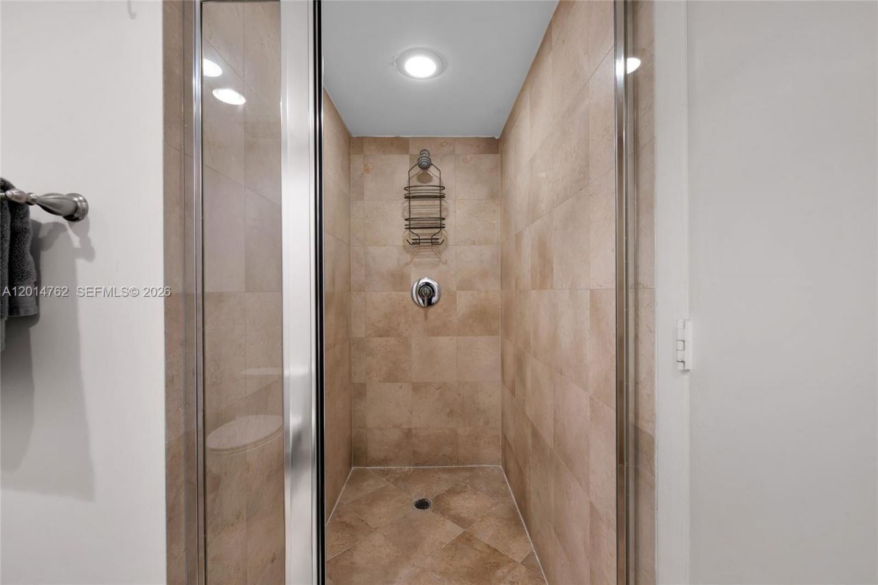 1830 S Ocean Dr, Unit 4504, Hallandale Beach, FL 33009 Photo