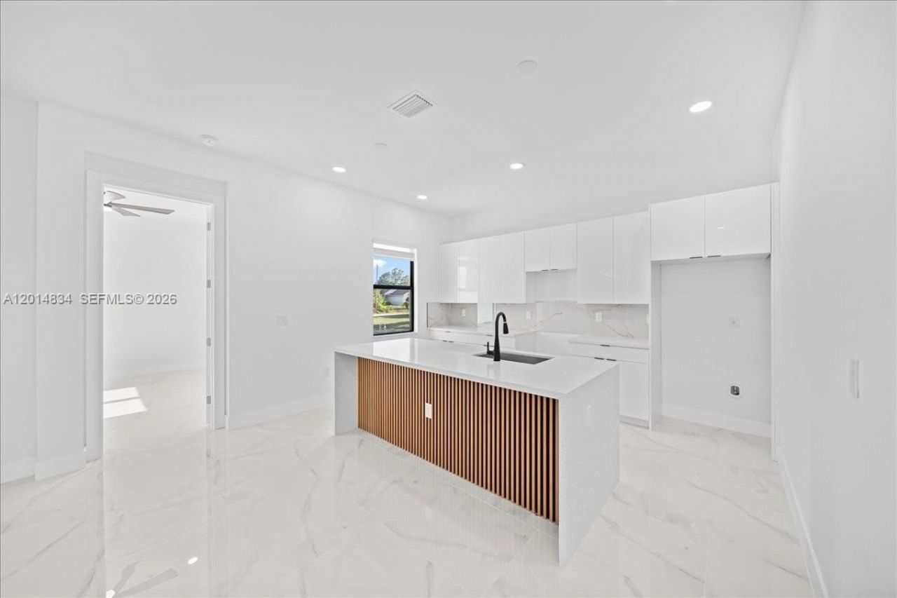 626 Beach Ave S, Lehigh Acres, FL 33974 Photo
